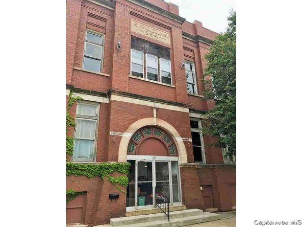 88 N Prairie St, Galesburg, IL 61401